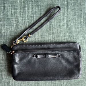 Coach Black Leather small bow feminine classic neutral Wristlet wallet bag EUC!